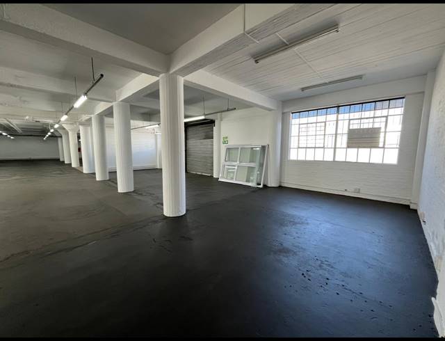 530M² WAREHOUSE TO LET IN PAARDEN EILAND
